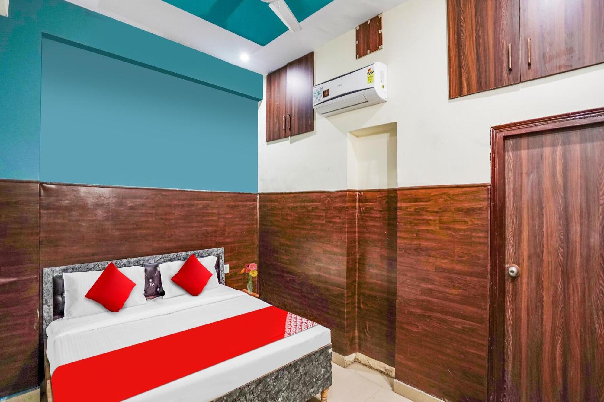 Hotel O Dream Palace Inn Noida Esterno foto